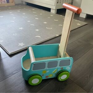 Plantoys Van Walker